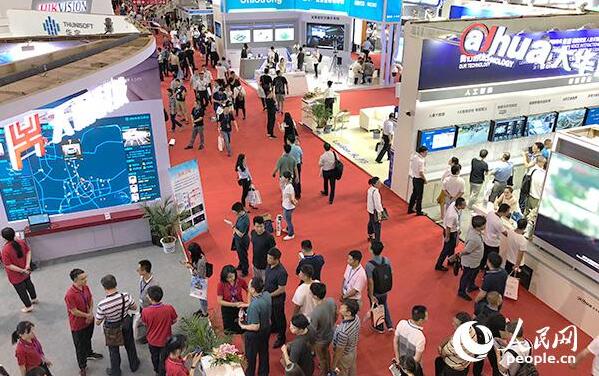 全国政法智能化建设技术装备及“雪亮工程”成果展展会现场