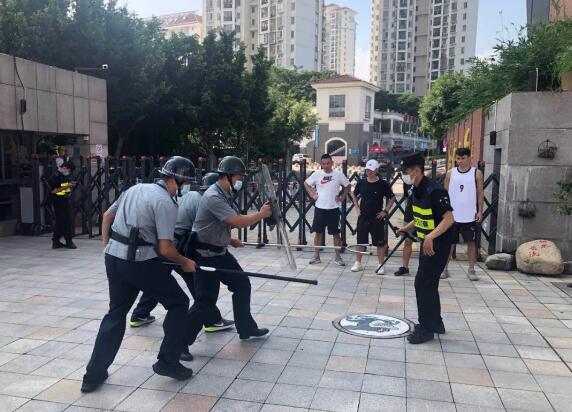 加强校园安保培训