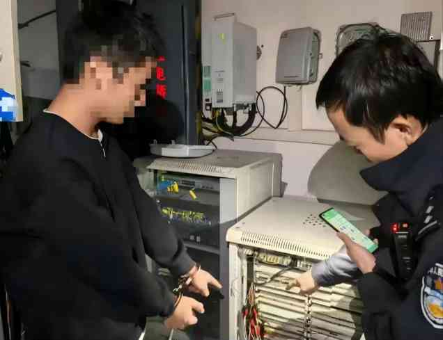 74人落网!东胜公安摧毁一全国性VOIP电诈服务链 74人落网!东胜公安摧毁一全国性VOIP电诈服务链