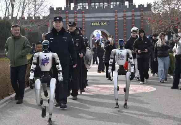 千年技艺贺新岁 藏蓝身影护平安 ——吴桥公安以“警”色守护杂技之乡非遗年