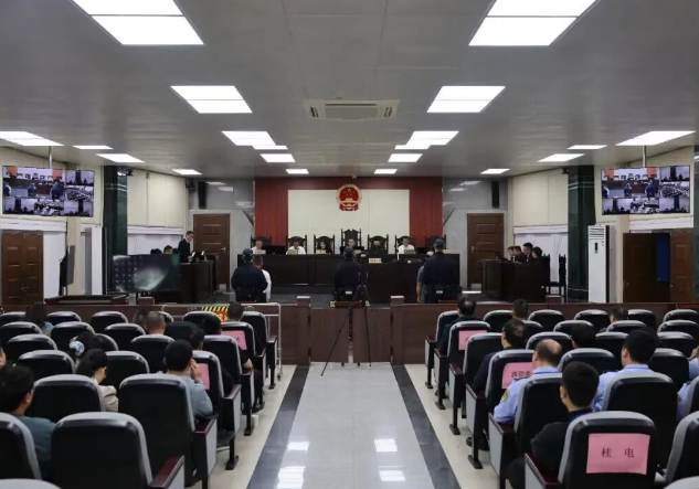 漓江核心景区私建观景平台，三名被告人因故意损毁名胜古迹获刑