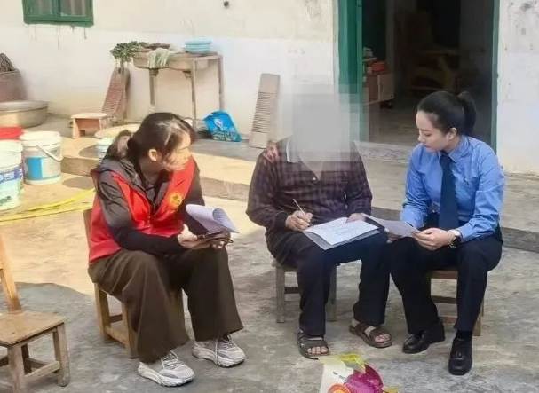 象州检察院开展司法救助回访,邀请人民监督员全程参与 象州检察院开展司法救助回访,邀请人民监督员全程参与