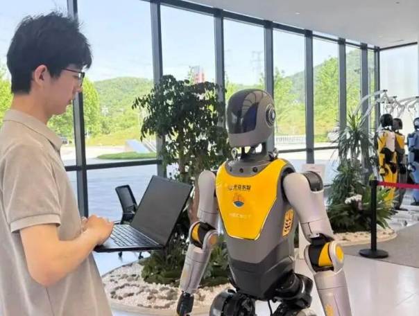 湖北为人形机器人颁发“数字身份证”，一机一码全程可溯
