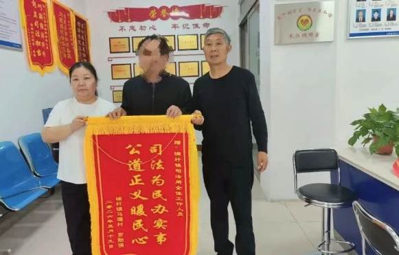 铁路施工误砍26棵树木起纠纷 楠杆镇司法所高效调解促和谐 铁路施工误砍26棵树木起纠纷 楠杆镇司法所高效调解促和谐